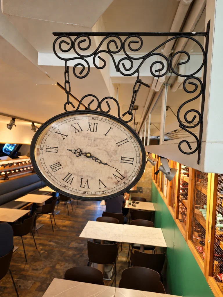 ZONA-COMEDOR-BAR-RESTAURANTE-LORENETA